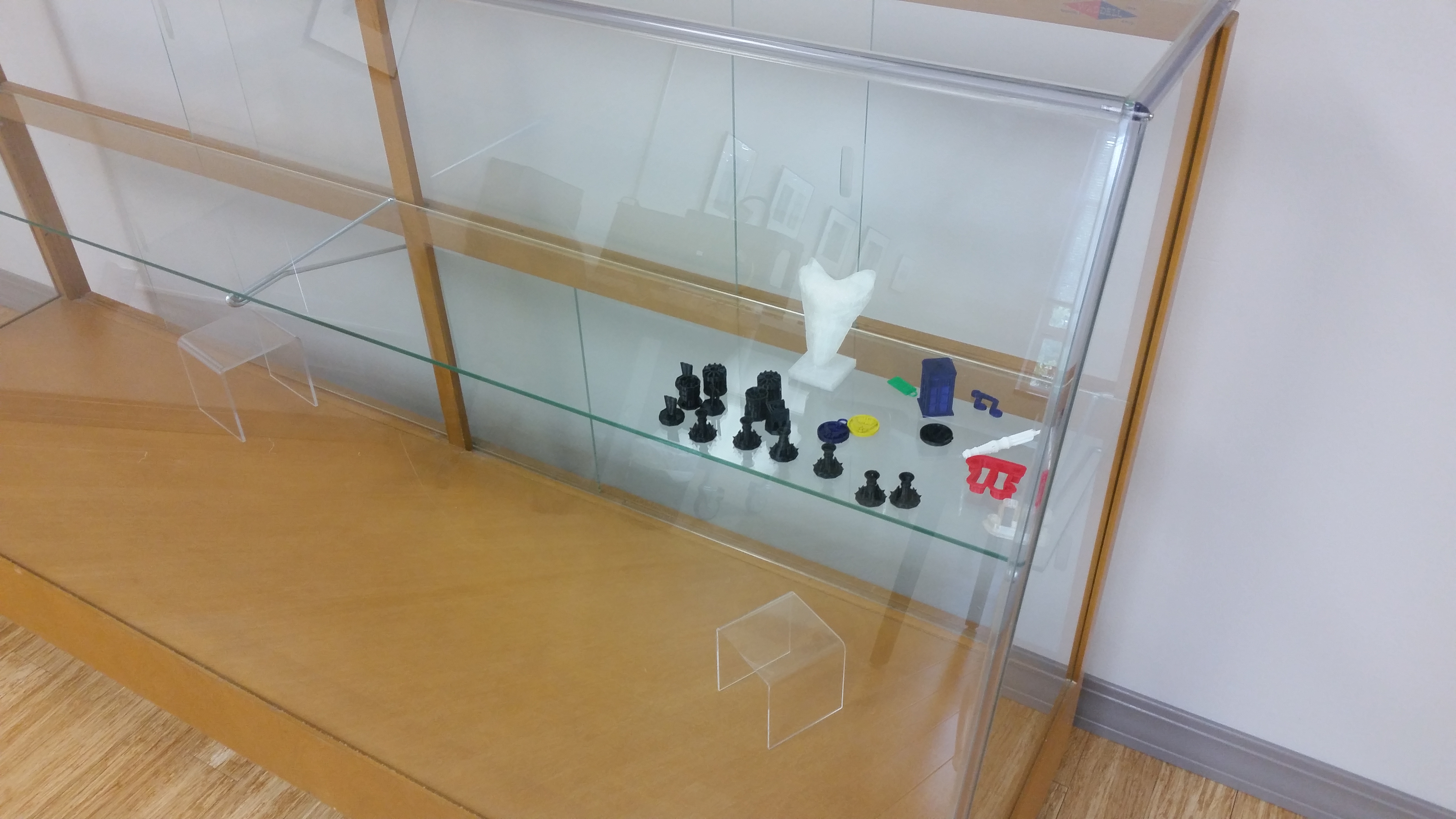 3-D printer display case at USAO Nash Library